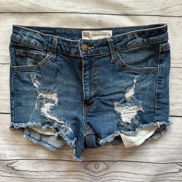 RSQ Women's‎ Venice Mid-Rise Distressed Denim Jean Shorts Size 5 - Picture 1 of 6